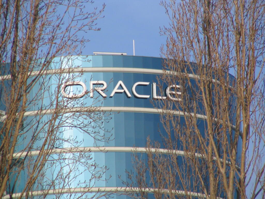 Oracle to Train 300,000 UP Youth in AI Cloud and Cybersecurity